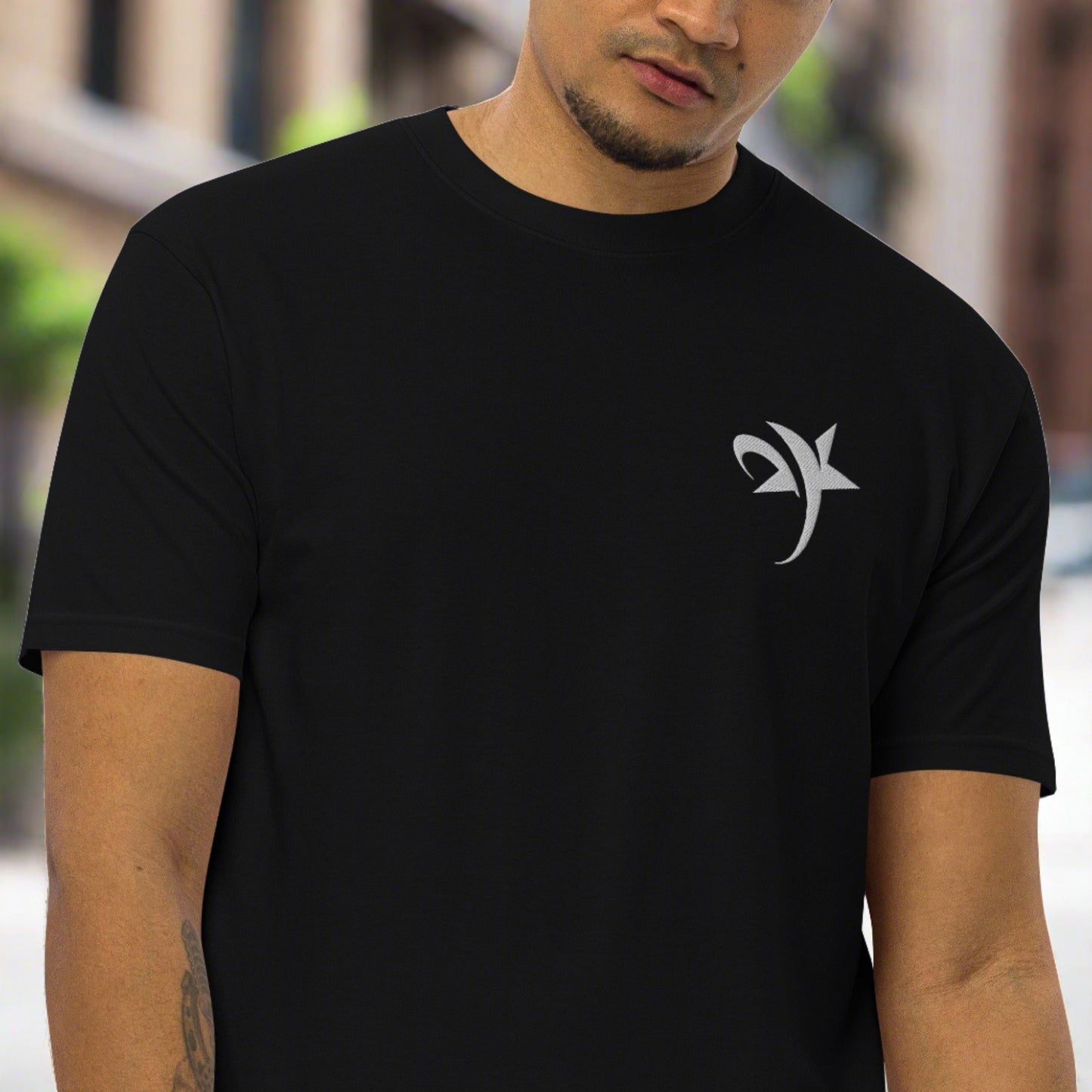 Unisex premium IO logo black tee